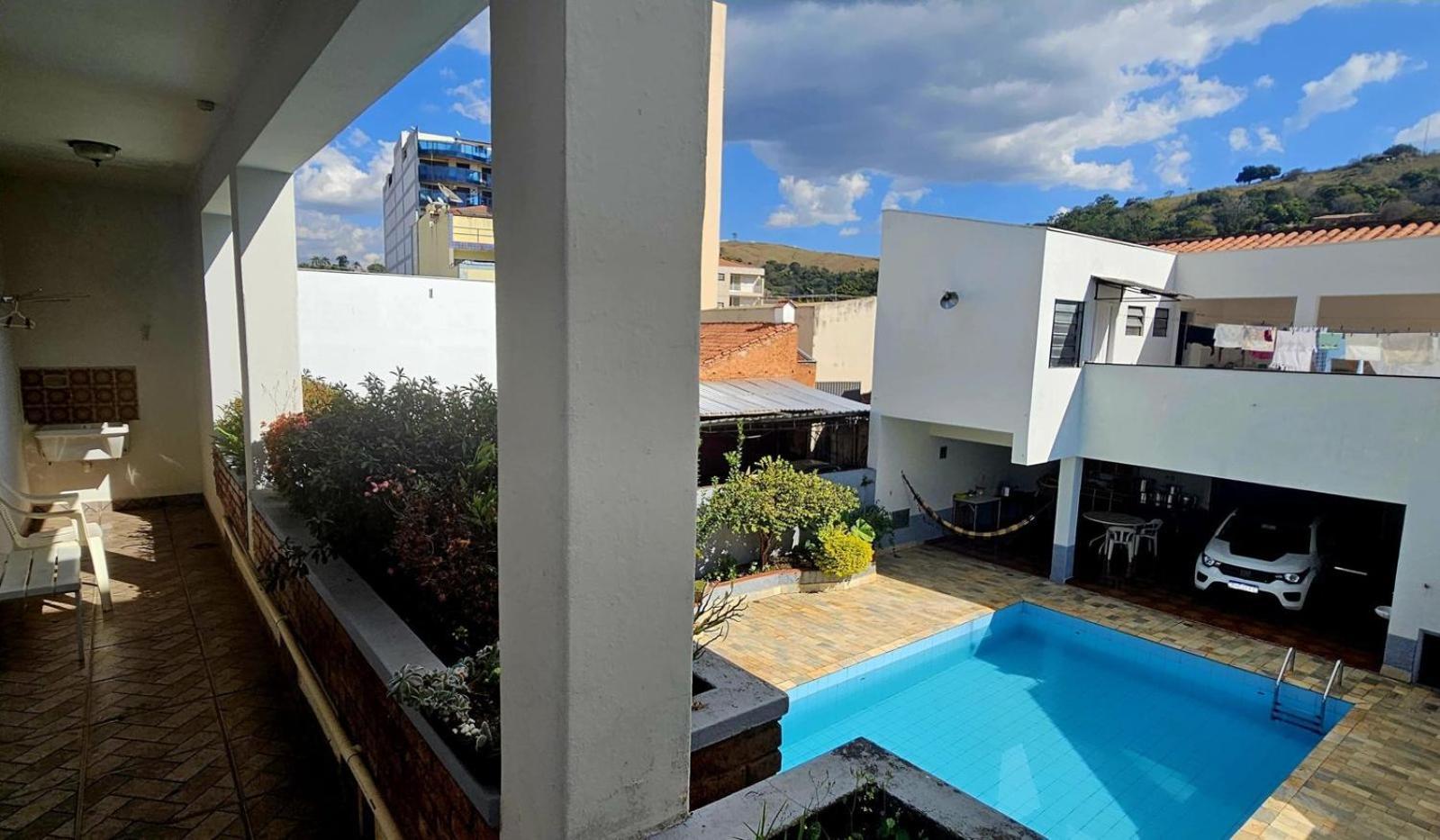 Homestay Em Rua Principal De Socorro-sp