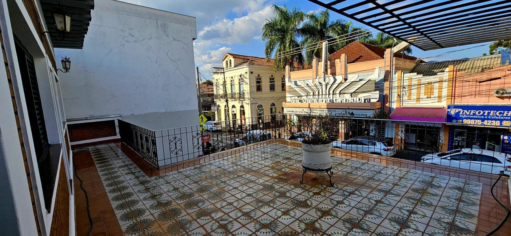 Homestay Em Rua Principal De Socorro-sp *